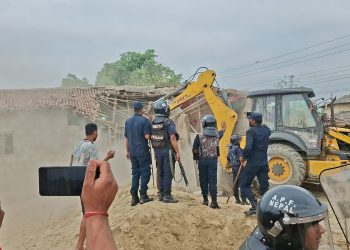 मन्त्री महतोको पहलमा पर्सामा डोजर, ३८० घरटहरा हटाइए