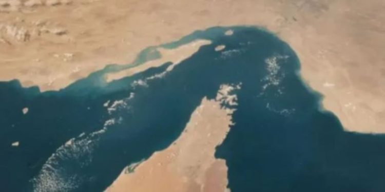 होर्मुज स्ट्रेट पार गर्ने पहिलो पाकिस्तानी तेल जहाज