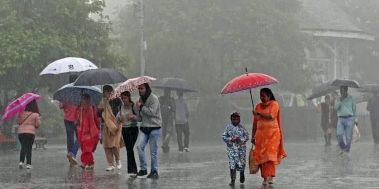 देशभर चट्याङसहित वर्षा हुने सम्भावना, सतर्क रहन आग्रह
