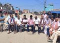 भन्सार कार्यालय बन्द भएपछि स्थानीय आन्दोलित, हुलाकीमार्ग ठप्प