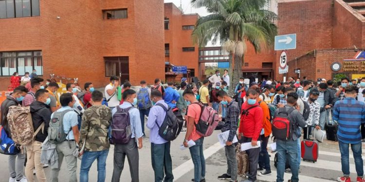 सरकारको कडा कदमपछि म्यानपावर व्यवसायीमा बेचैनी