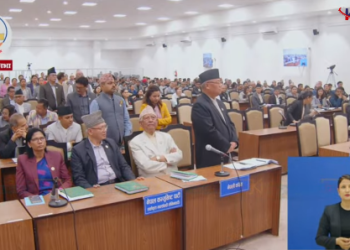 प्रधानमन्त्रीको जवाफ माग्दै विपक्षीको विरोध, बैठक फेरि स्थगित