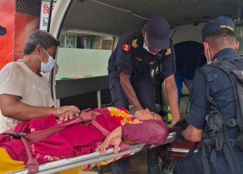 बागमती किनारको बस्ती हटाउँदा महिला बेहोस