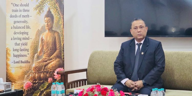 परराष्ट्रमन्त्री शिशिर खनाल चारदिने चीन भ्रमणमा