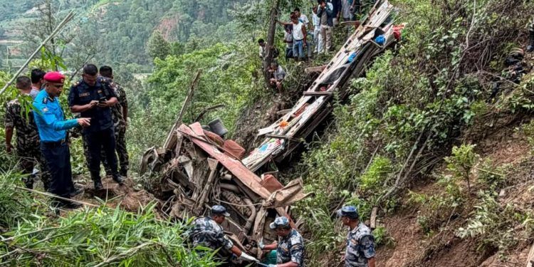 काभ्रे बस दुर्घटनामा ज्यान गुमाउने ८ जनाको परिचय सार्वजनिक