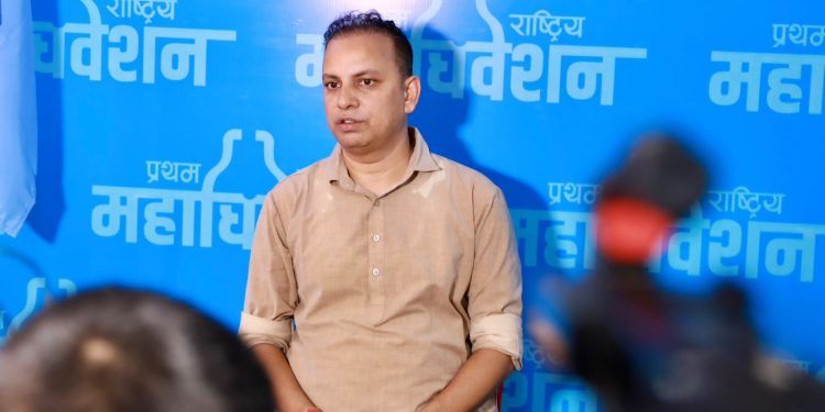 पराजय स्वीकार्दै मनिष झाले गरे लोकतान्त्रिक प्रक्रियाको प्रशंसा