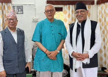 प्रचण्ड-नेपाल र शेखर कोइरालाबीच राजनीतिक छलफल