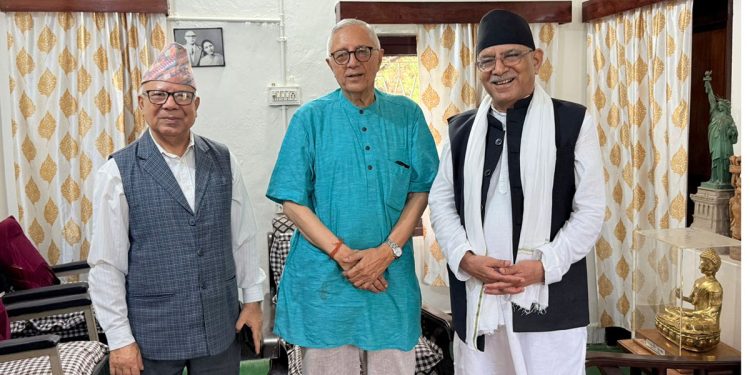 प्रचण्ड-नेपाल र शेखर कोइरालाबीच राजनीतिक छलफल