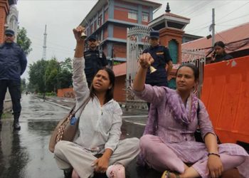 न्याय माग्न पुगेका निहारिका र बिनु नै मुद्दाको सामना गर्दै