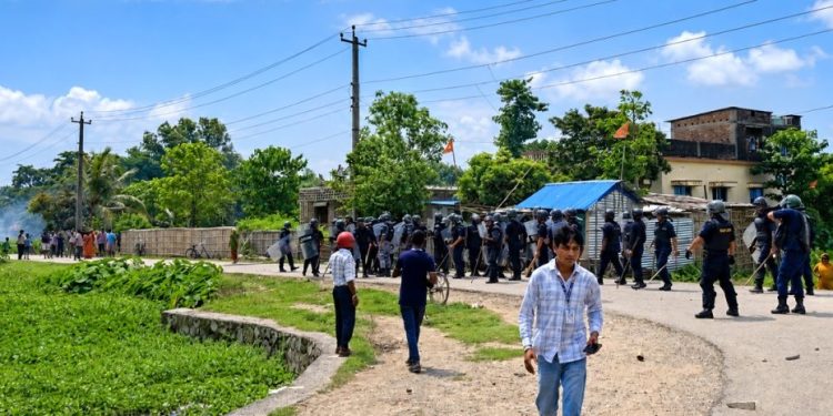 विराटनगरमा प्रहरी-स्थानीयबीच झडप