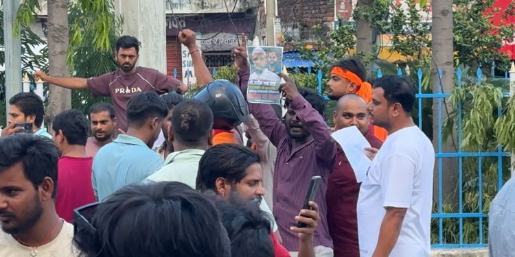 सुनसरी घटना : जनकपुरमा प्रदर्शन, प्रधानमन्त्री बालेन शाहको तस्वीर जलाइयो