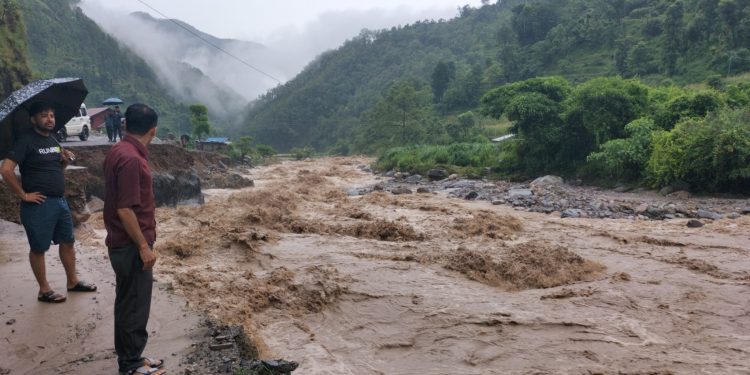 काठमाडौंसहित ३५ जिल्लामा बाढीको जोखिम, सतर्क रहन आग्रह