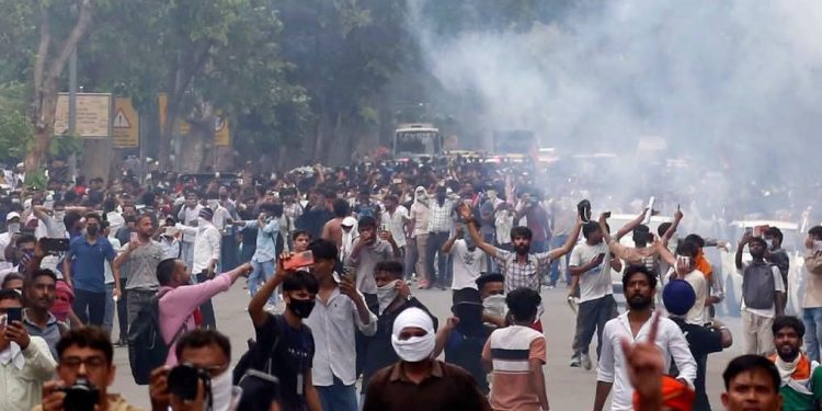बिहारको पटनामा विद्यार्थी आन्दोलन, प्रहरी कारबाहीपछि तनाव