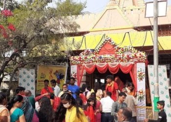 शिवालयहरुमा भक्तजनको बिहानैदेखि घुइँचो
