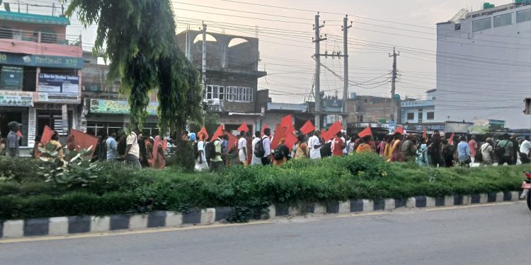 न्यायको माग गर्दै मिटरब्याज पीडित फेरि सडकमा