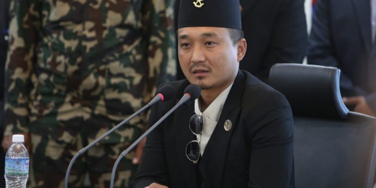 मधेशको तनावबारे गृहमन्त्री गुरुङले धार्मिक अगुवासँग गरे छलफल
