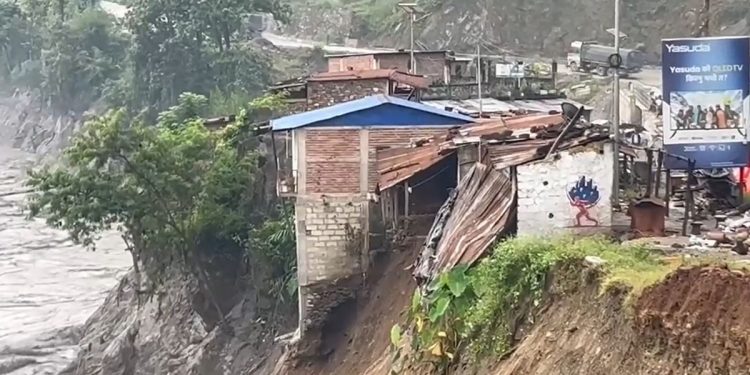 त्रिशूली उर्लिएपछि चार घरमा क्षति, तटीय क्षेत्रमा सतर्कता