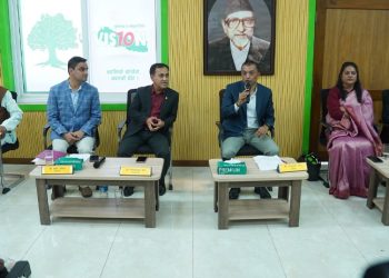 उपचारपछि स्वदेश फर्किए देउवा, कांग्रेस बैठकमा थापाले गरे स्वागत