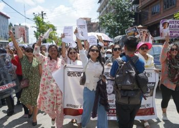 तीन वर्षीया गरिमाको न्यायका लागि काठमाडौंमा प्रदर्शन
