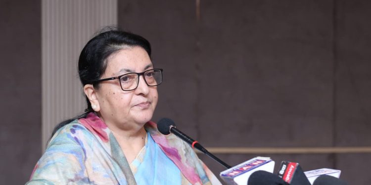 सूचना धेरै हुनु र ज्ञान हुनु एउटै होइन : पूर्वराष्ट्रपति भण्डारी