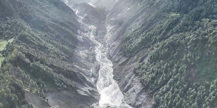तिब्बतमा थुनिएको ताल पुनः फुट्यो, बाढी स्याफ्रुबेँसी आइपुग्यो