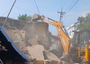 गरिमा चौधरीको न्याय माग्दै पथलैयामा प्रदर्शन जारी, राजमार्ग प्रभावित