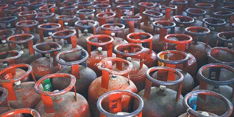 एलपी ग्यास अभाव हटाउन सरकार सक्रिय, आयात बढाउने निर्णय
