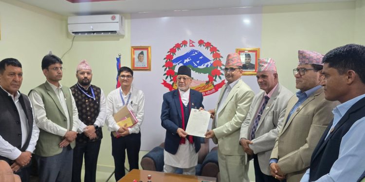 एमालेको समर्थनमा खगराज भट्ट बने सुदूरपश्चिमका मुख्यमन्त्री
