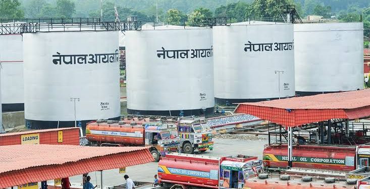 पेट्रोलमा ३ र डिजेलमा ५ रुपैयाँ वृद्धि