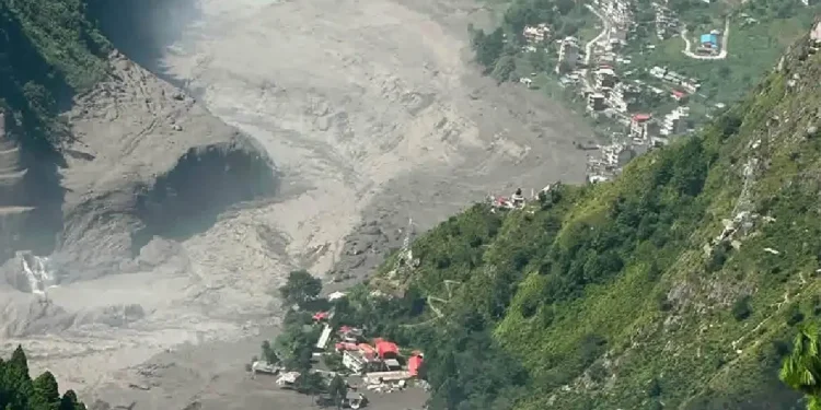 बाढी प्रभावित क्षेत्रमा उद्धार तीव्र, बिहानदेखि १५ भन्दा बढी हेलिकोप्टर उडान