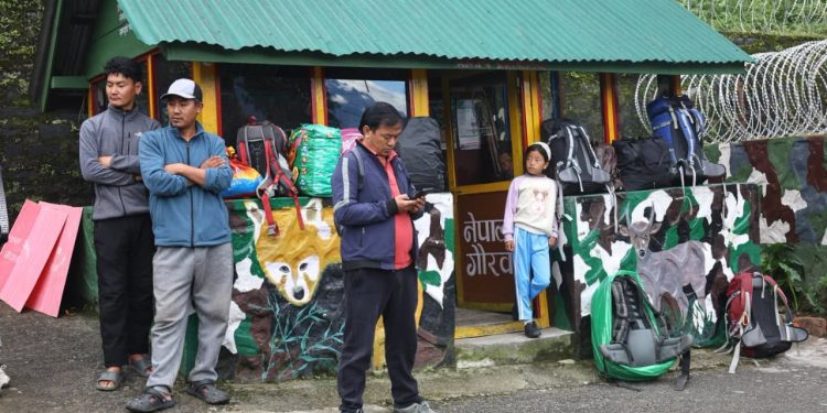 भोटेकोशी पीडितको श्रीनाथ गणबाहिर बढ्यो भीड