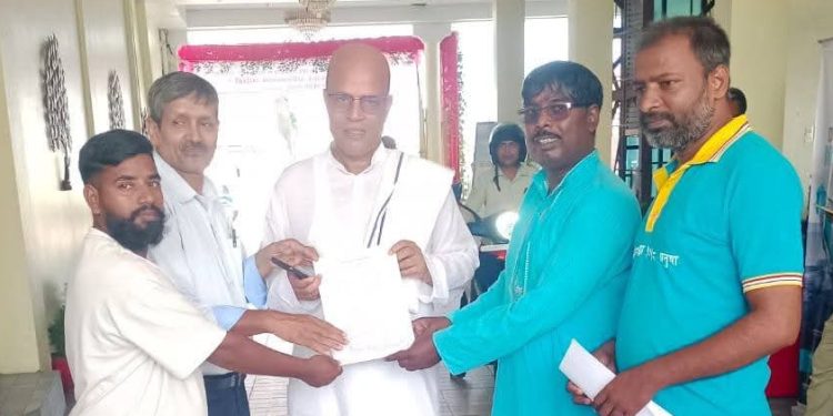 मधेशी दलितका सवाल संसद्मा उठाउन सांसद सिंहलाई आग्रह
