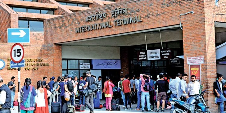 ज्यालाको प्रलोभनमा यात्रुलाई सुन बोकाएर तस्करी, ४५ जना पक्राउ