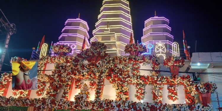गणेश मन्दिरमा दर्शन गर्न पुगेका बच्चाको खुट्टाबाट चाँदीको बाला चोरी