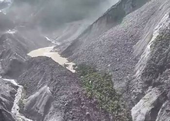 छोचेन खोलाको क्रेटर आसपास हिमचट्टान भत्किने जोखिम कायमै