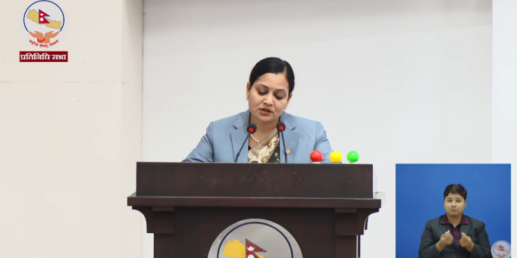 महिलालाई ६ महिना र पुरुषलाई ४२ दिन तलबसहित प्रसूति बिदा