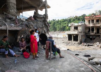 भोटेकोशी बाढी : १ महिनापछि पनि हजारौँ परिवार विस्थापित