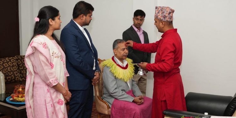 उपराष्ट्रपति यादवले ग्रहण गरे विजयादशमीको टीका