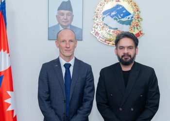 प्रधानमन्त्री शाह र राजदूत अर्न्स्टबीच छलफल