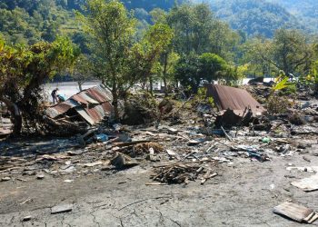 शान्तिबजारमा बाढीको वितण्डा : घर गुमाएका परिवार पालमुनि