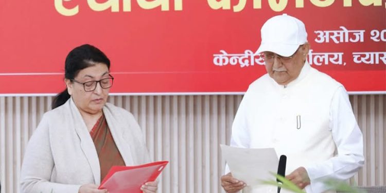 वरिष्ठ नेता विद्या भण्डारीले लिईन शपथ 