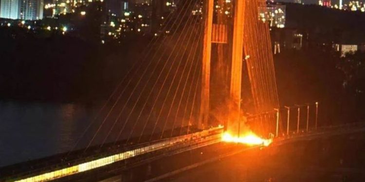 किभका प्रमुख पुललाई लक्षित गर्दै रुसको ड्रोन आक्रमण तीव्र