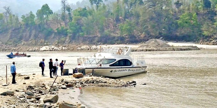 सप्तकोसीमा मोटरबोट दुर्घटना, तीन जनाको मृत्यु र तीन बेपत्ता