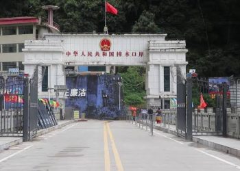 तातोपानी नाका तीन दिन मात्रै खुल्दा व्यापार प्रभावित